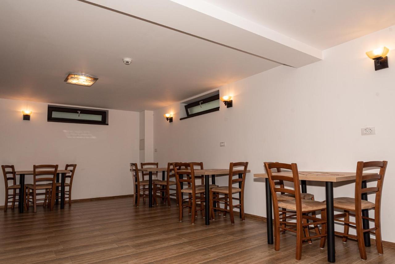 K'Raman Hotel Râmnicu Vâlcea Екстериор снимка